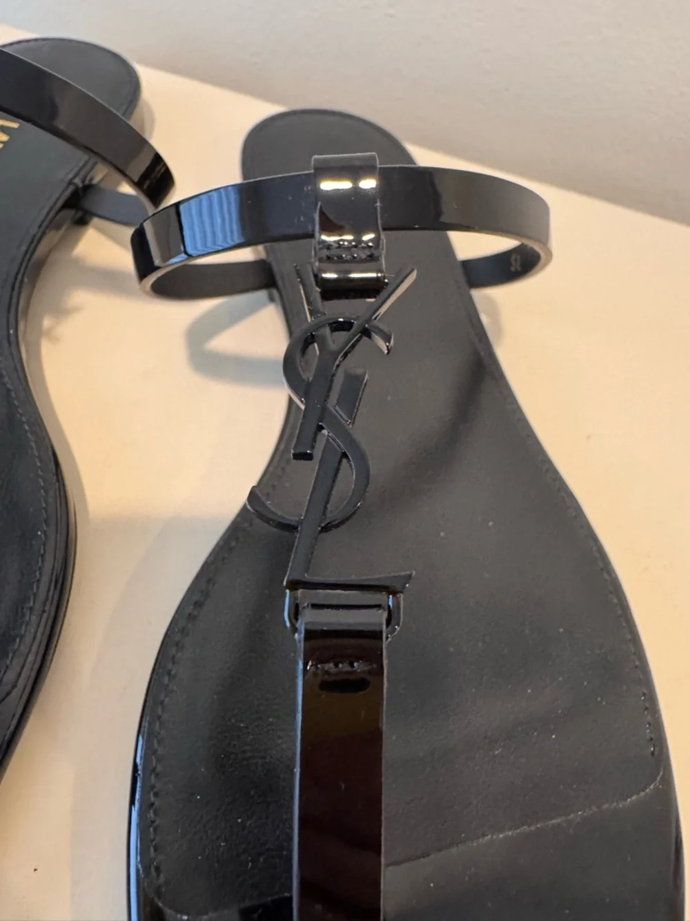 Saint Laurent Black Patent Leather Logo T-Strap Sandals - Picture 5 of 9